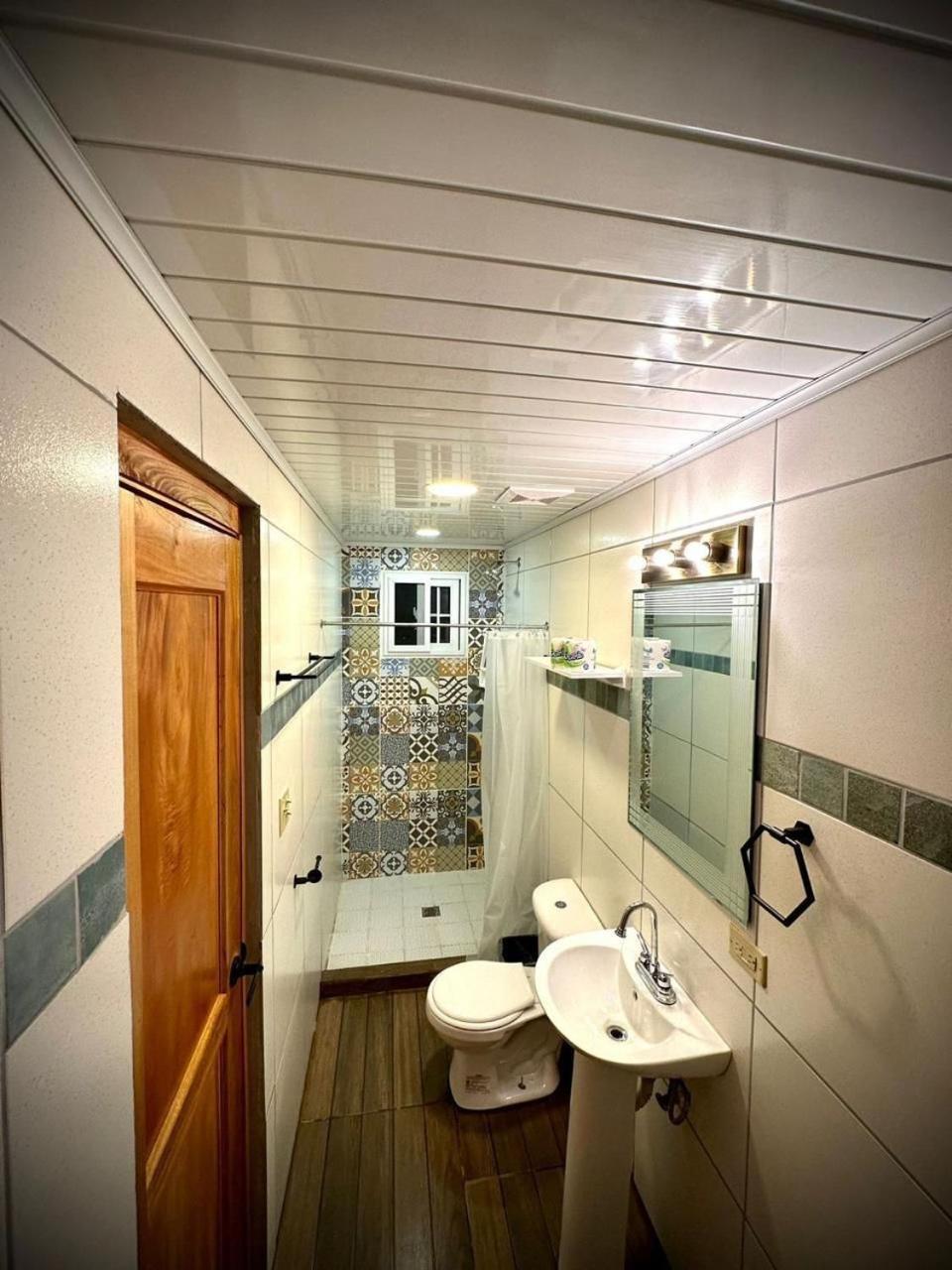 Blasina Beer Hostel Бокете Экстерьер фото
